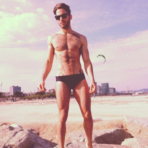 ifuckrainbows:  xtonymilan:  Platja de la mar bella.       (via TumbleOn)