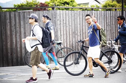 Heading for a coffee break at Arashiyama #sixrollingwheels #singlespeed #fixed #fixedgear #kyoto #ky