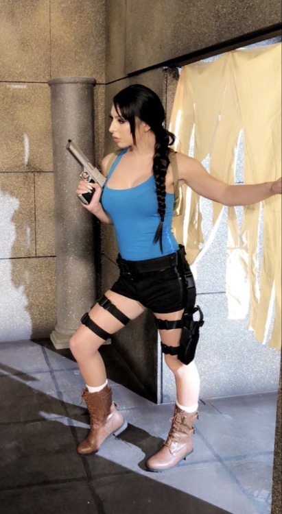 pwalnuts66:  pwalnuts66:    Chanel Santini Tomb Raider 