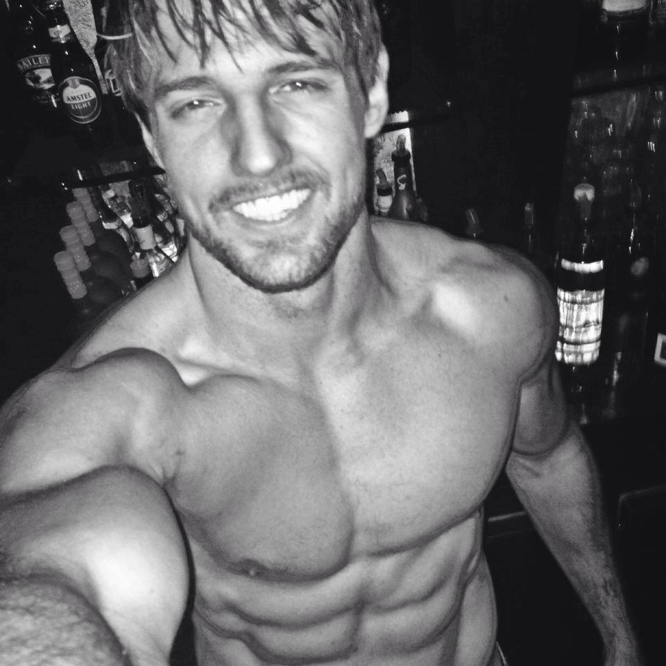 meniloveat5280:  Follow for over 65,000 examples of The Art of Man. tumblr batch