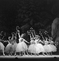 Galina-Ulanova:gail Kachadurian [Centre Left] In The Nutcracker (Nycb, 1966)