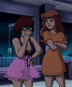 ferspnai: antillles:  37q:  batpositivity:  37q:  chaoticmindelectric:  scottbaiowulf:  jamaicanamazon:  I see you Velma  Dan Velma your Jinkie s  they are wearing oppisite colors do you think???????  not only are they wearing opposite colors, theyre