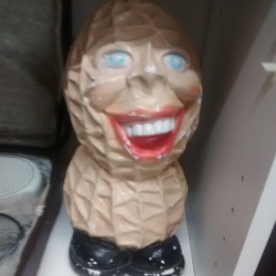 shiftythrifting:This is an evil and very bad man.