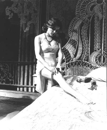 absedarian:Kate Mulgrew in Cat On a Hot Tin Roof, 1982
