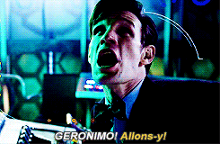 thatbluebox:  #[breaks into ur house at night] TEN AND ELEVEN  