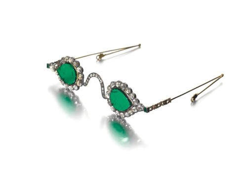 hinducosmos:A pair of Mughal spectacles set with emerald lenses, in diamond-mounted frames India, le