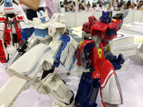 Comicup16, Shanghai. 6/6-6/7.Optimus Prime &amp; Ultra Magnus