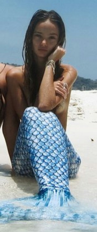 inkaandkate:  Inka Williams  Adorable   #inkawilliams #mermaid #sexy