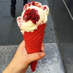 dougoutsiders:  paintnpavement:  Red velvet ice cream in a red velvet cone😍  fuckingandfeasting