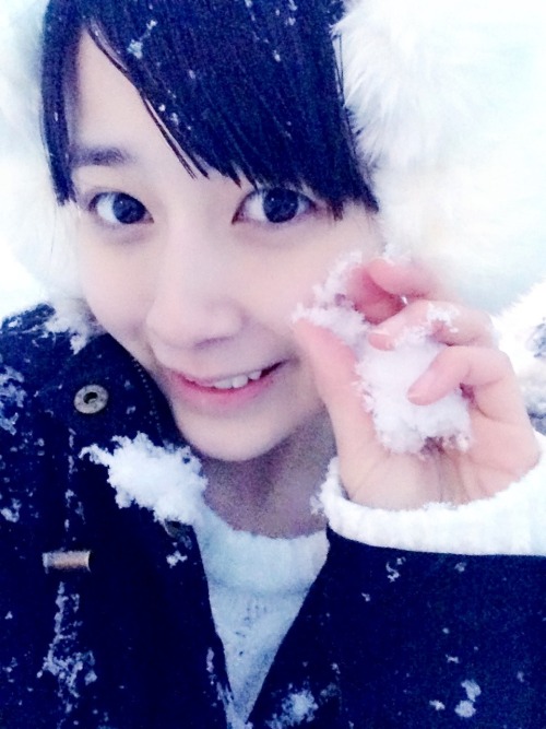 z3144228ii:  佐々木優佳里Shared publicly  -  3:34 PM   雪₍₍ ◖ฺ|´꒳`｡|◗ ⁾⁾♪.·˳♪⁎˚ふわふわ雪で遊んでたらからだが冷えてきたので、湯かるんしてきます☆ 
