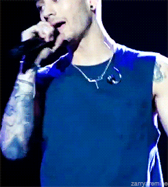zaynharry:  x 