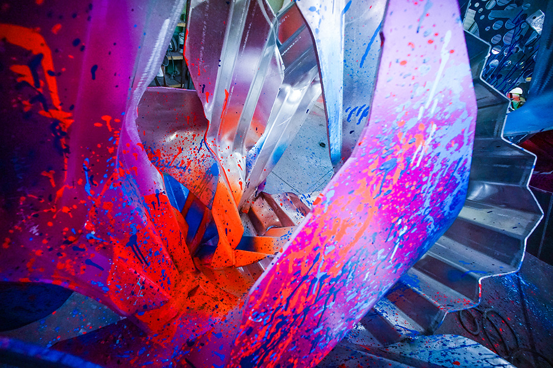 The making of ‘Scarlet’, the Natural Chaos sculpture in Washington D.C. #washingtondc #publicart #streetart #cityart #outdoormuseum #gallery #kunst #foundation #art #artist #atelier #sculptures #nature #natural #sculpture #museum #artgallery #garden...