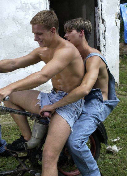 thetractorboi:.thetractorboi   ( Indiana Tractor Boy )ARCHIVE Indiana Tractor Boi……..
