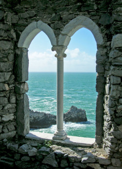 magic-bazaar:  Prua nel mare, Portovenere