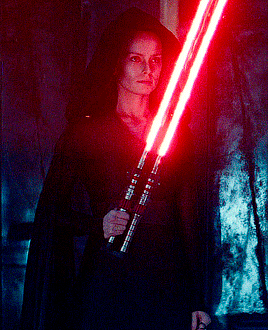 missdaisydaily:Daisy Ridley, a known dark side enthusiastic.