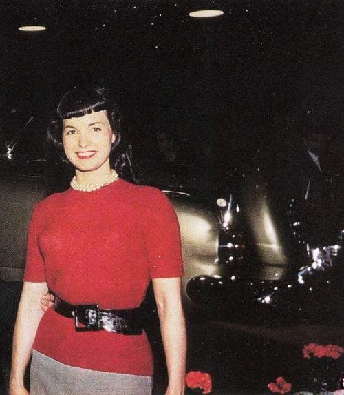 jeanjeanie61:Bettie Page Candidwww.cinemarx.ro