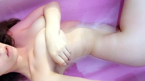 pinkbum: More photos of me in a pink bathmy snapchat - wishlist