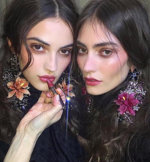 promnent:Camille Hurel and Marine Deleeuw backstage at Dsquared2 F/W 2017 @ctilburymakeup