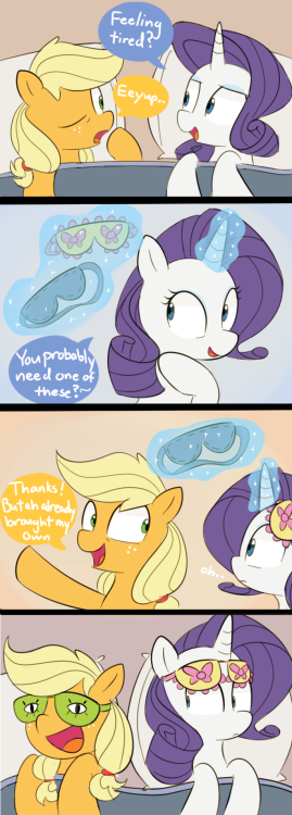 allthebitz:  And then Applejack’s sleeping mask mysteriously vanished the next day  xD
