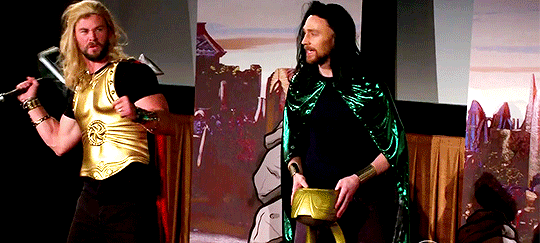 notcaycepollard:  greatcateblanchett: Thor Ragnarok cast crashed a screening of Thor
