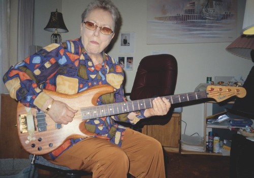 gregorygalloway:Carol Kaye (born 24 March 1935)