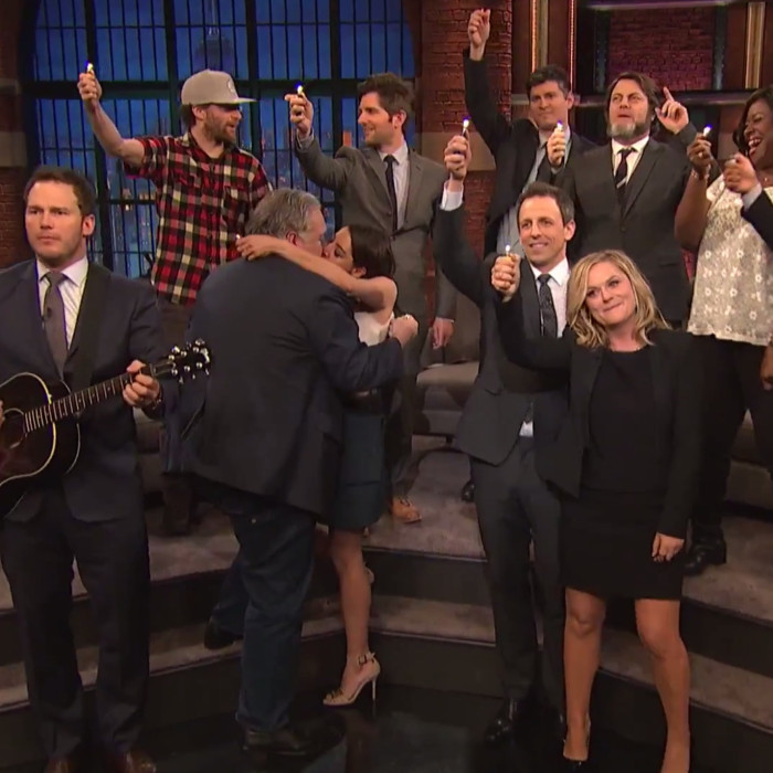 The Cast Of Parks And Recreation Sings, Makes Out, And Talks About Their Show Ending On Late NightSeth Meyers invites the Parks and Recreation cast to sing “5,000 Candles in the Wind,” make out, and talk about their finale.