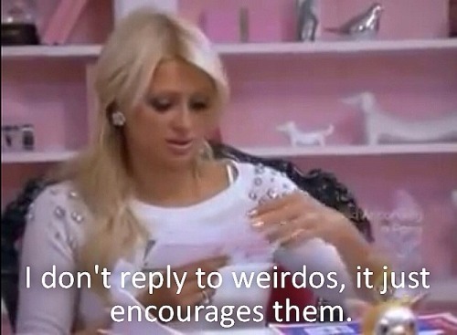 neptunespiss:Paris Hilton responding to her fan mail.