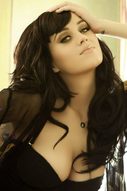 deremotionaleleader:  Katy Perry 