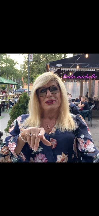 lindamichelletg:F’Amelia Restaurant in downtown Toronto.  A screen shot from my Instagram video. htt