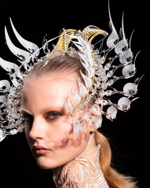 Themakeupbrush:iris Van Herpen Spring 2021 Couture