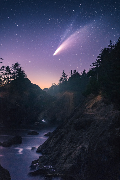 amazinglybeautifulphotography:NEOWISE shines bright on the Oregon Coast [OC] [1367x2048] - Author: J