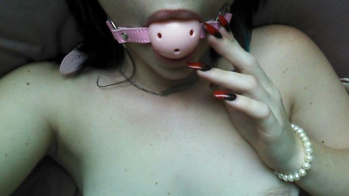 morgue-princessx:  Pink is my favourite colour.