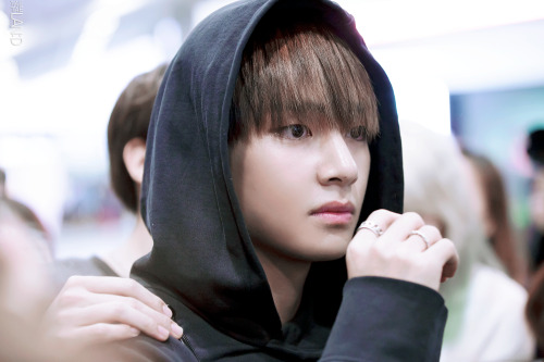 bts0715:©TAETAELAND | Do not edit.