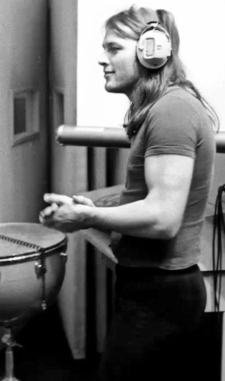 more-relics:David Gilmour Strawberry Studios, Château d'Hérouville , France, 23-29 February 1972.