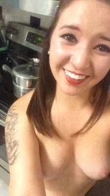 xhalfsquat:  Topless cooking