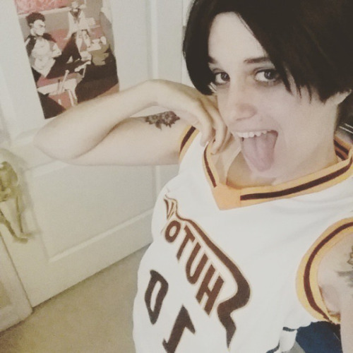 vertigoats:  tagged by iambickilometer for summer selfies.  it’s basically just cosplay tests i’ve done and like one pic of myself lmao #oopsthey/their 