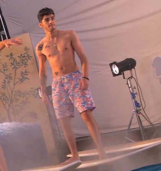 One direction zayn malik shirtless