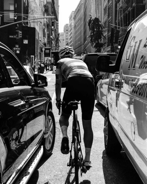 lemondeabicyclette:  Cool capture @nikarbelnikoff @thedomestiquenyc