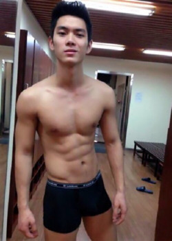 adamsworld93:  myloveasian:  Handsome fit man  Yummmsssa