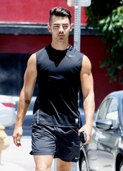 hotfamousmen:  Joe Jonas