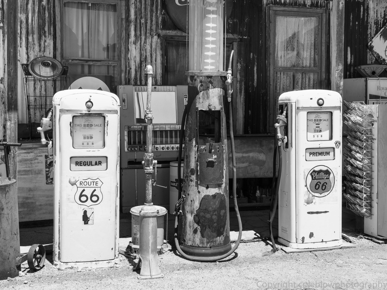 somewhere in AZ on route 66
cpleblow
Olympus omd em5 | leica dg summilux 25 f1.4 asph | full frame | handheld