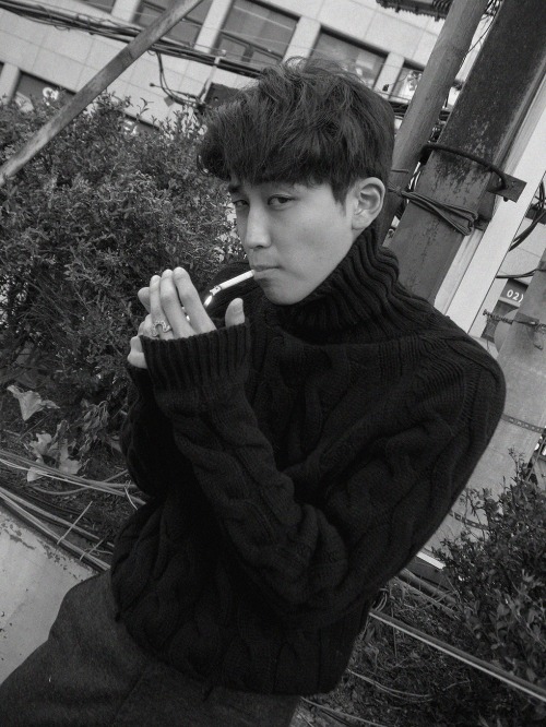 koreanmodel:    KOREANMODEL street-style project featuring Ryu Hyung Ryul shot by Kim Min Geun    