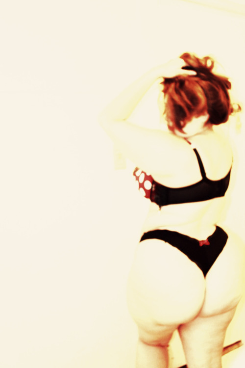 momogoct123:                 I love this woman  