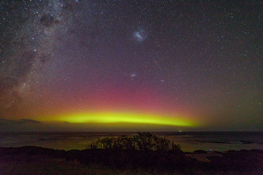 Южный заметить. Полярное сияние. Небо в Австралии. Мельбурн Южное сияние. Южный Полярный телескоп.