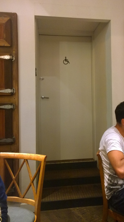 hersheywrites:  beben-eleben:  Design failure?  Lmao. 