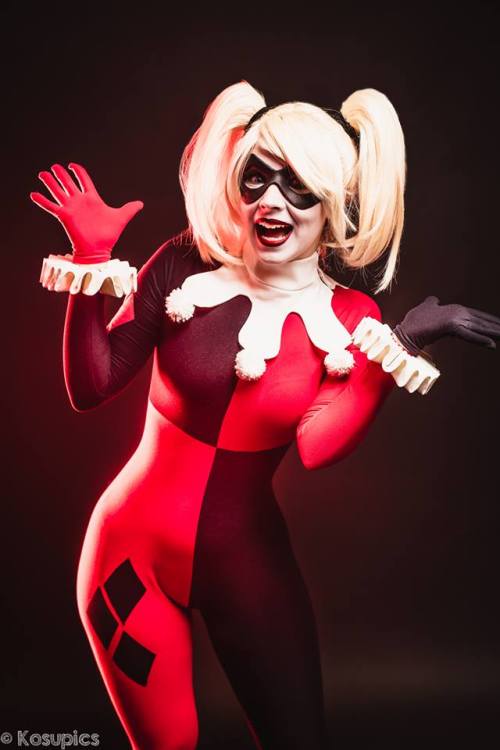 titansofcosplay:    Harley Quinn by Enji NightPhoto by Valentin Offner - Photographe for Kosupics   Somewhere, @foodandcosplay‘s heart is exploding… 