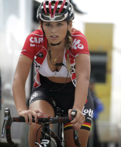 mooiefietsennicebikes:Dutch cyclist Puck Moonen