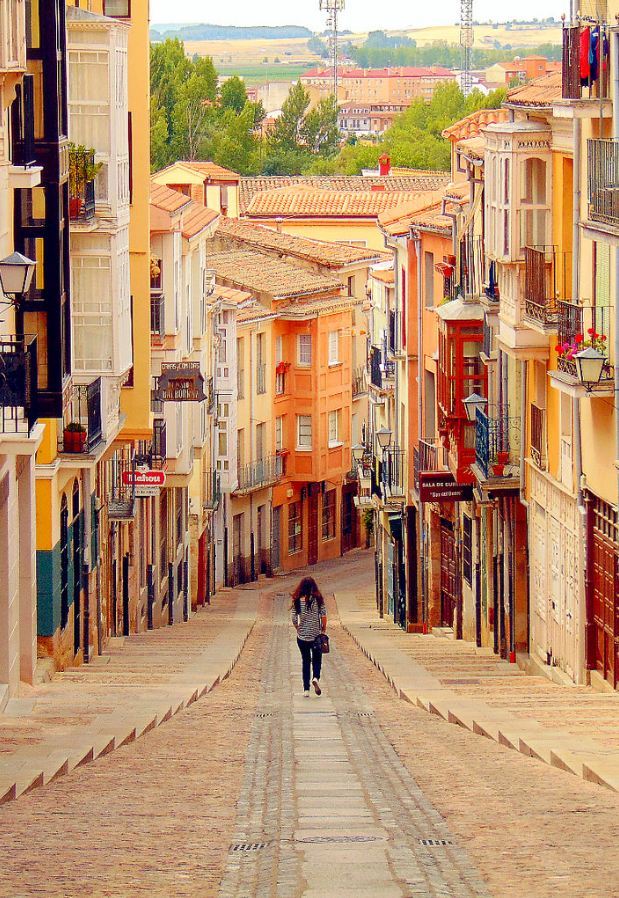 visitheworld:  Bajando Balborraz, Zamora / Spain (by   Alberto Ramos).