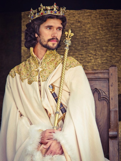 fuckyesbenwhishaw:‘Ben Whishaw has revolutionised the role of Richard II in a just indescribable per