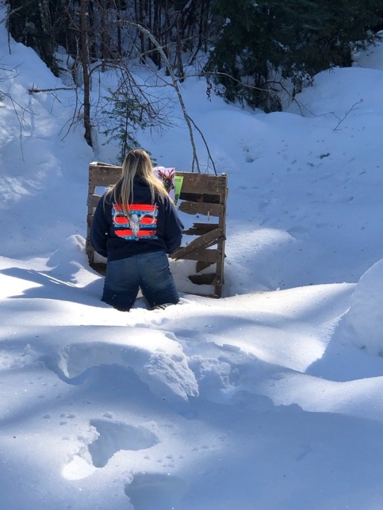 Some pew pew therapy today with @dirtycamoprincess and @heyhayfay and our buddy Hairy (its a nickname yes I meant to spell it that way) , got a pallet of ammo pretty cheap 😏😂 , some adventuring in the snow , and then moved some horses … been